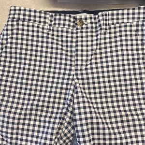 Old navy mid rise shorts. NWOT. Never worn. Womens size 8